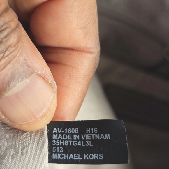 Michael Kors Hobo Bag Brooklyn Grommet Large Leather Studded Women Tassles Y2k - Picture 16 of 16